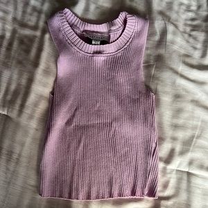 purple tank top